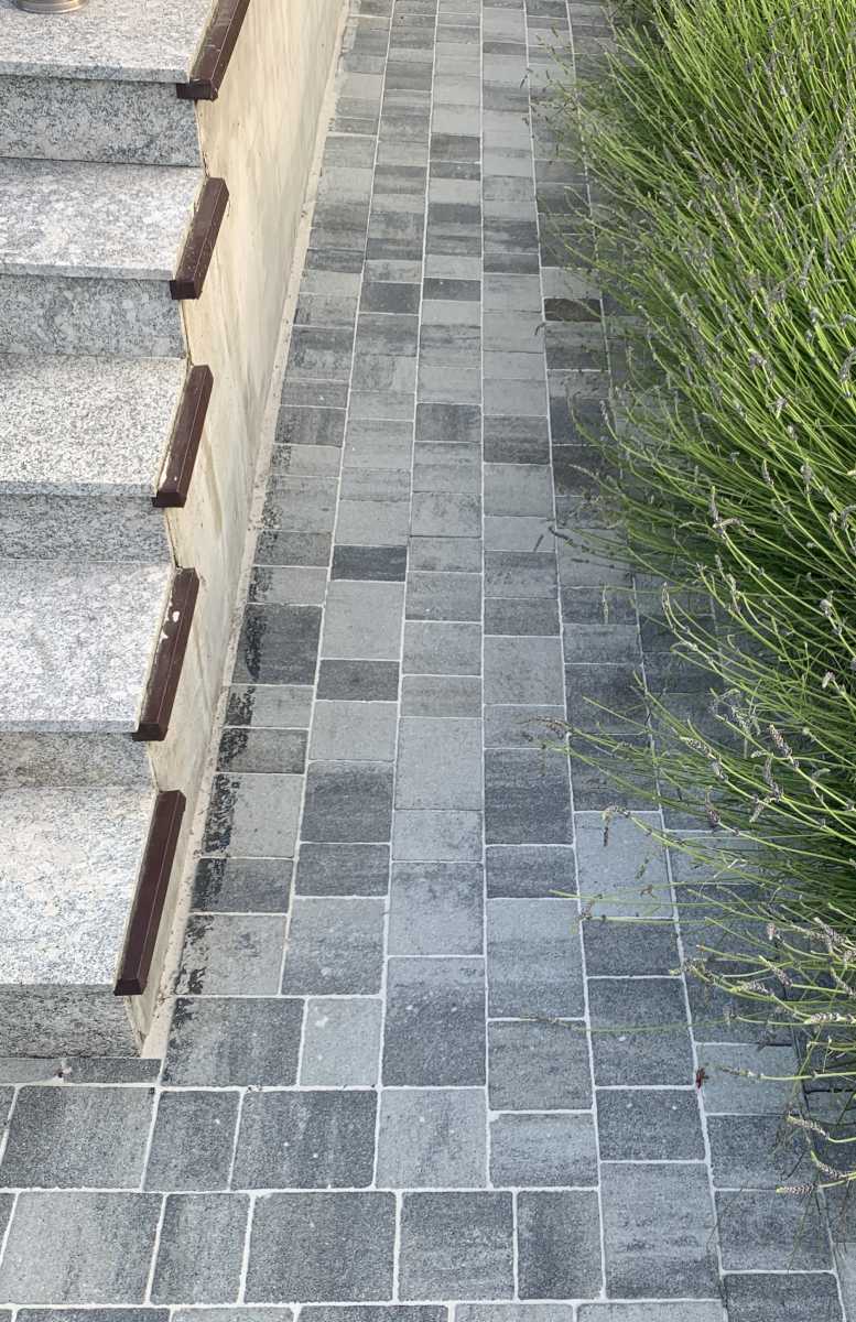 Mycie bruku w Łowiczu Mycie bruku w Łowiczu Łódzi